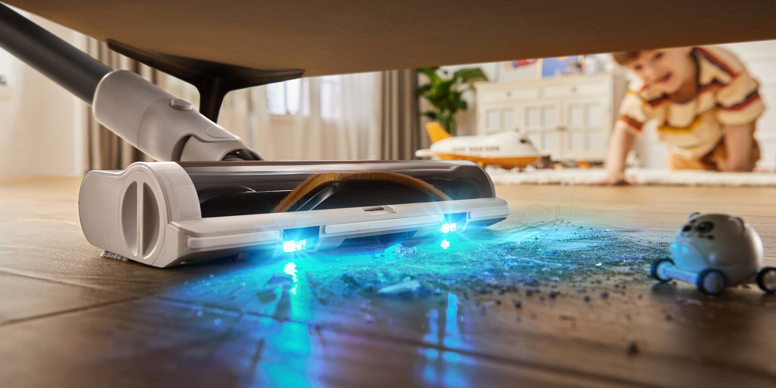 Clean with Illumination and Dust Revealing Capability - 