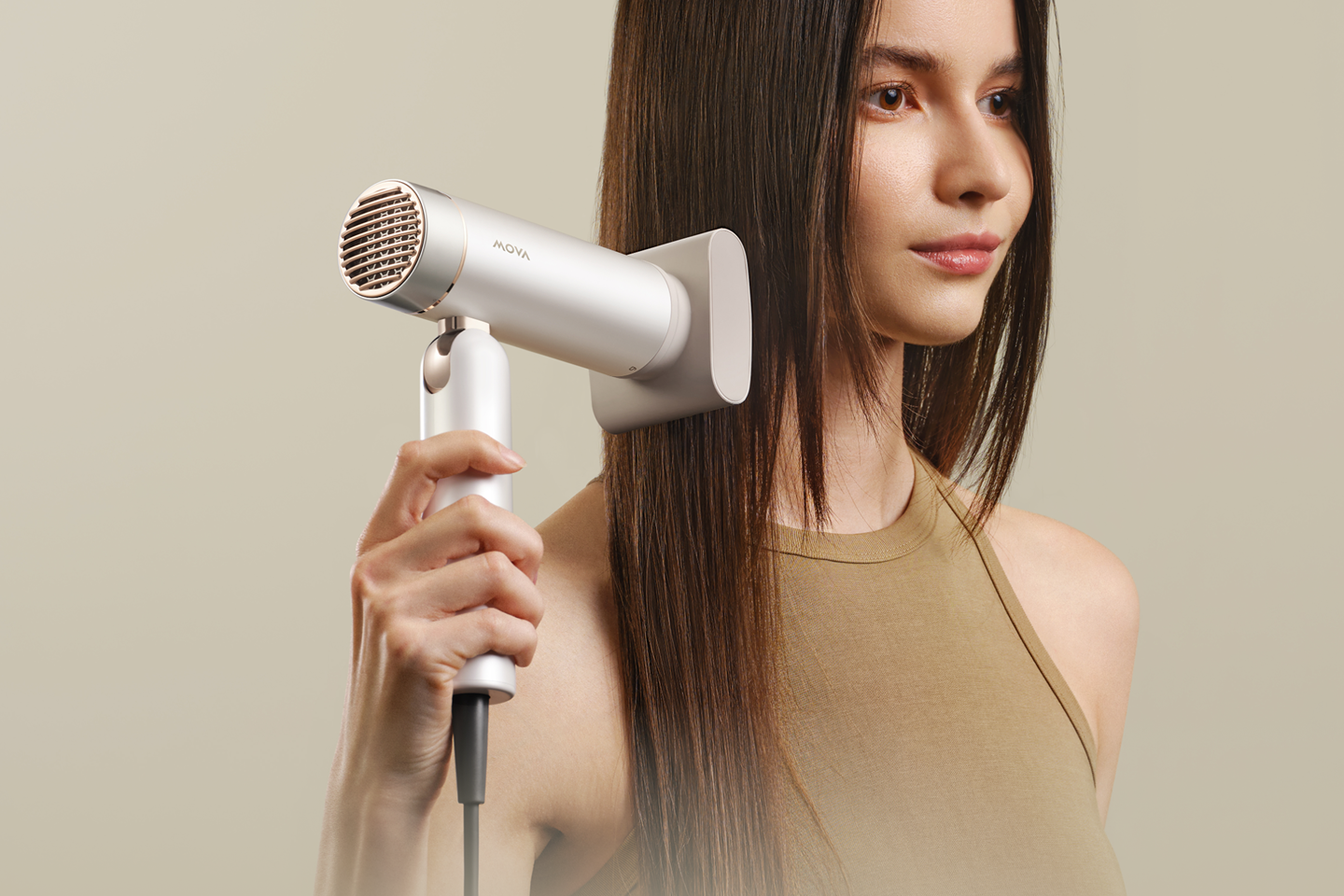 Unfrizz Nozzle for silky and sleek hair - 